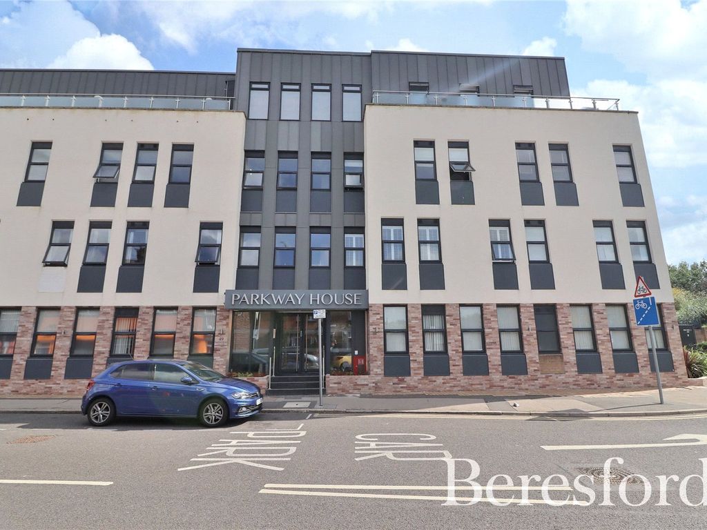 2 bed flat to rent in Parkway House, 49 Baddow Road CM2, £1,100 pcm