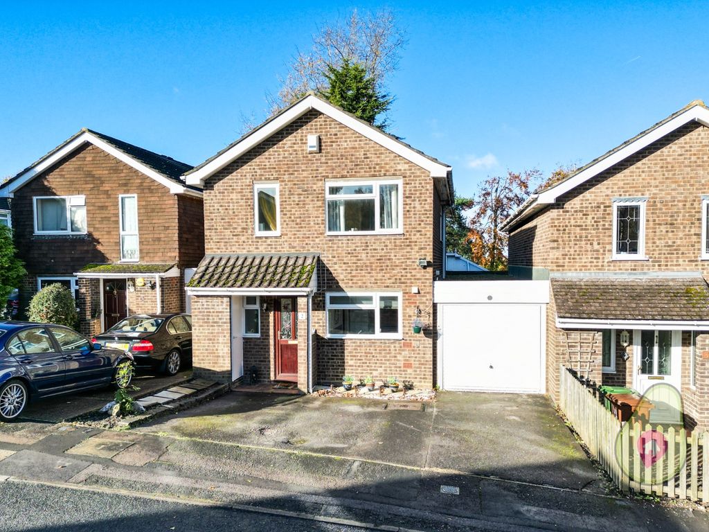 4 bed detached house for sale in Sylvanus, Bracknell, Berkshire RG12, £