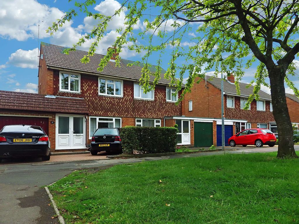 3 bed semidetached house to rent in Nythe Road, Swindon, Wiltshire SN3, £1,275 pcm Zoopla