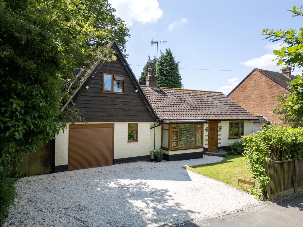 4 bed detached house for sale in Lowdells Lane, East Grinstead RH19, £