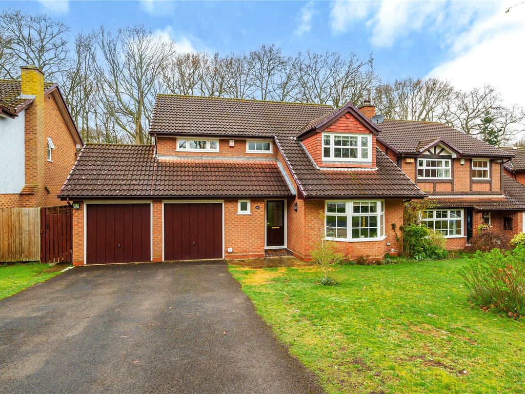 4 bed country house to rent in Bloomsbury Way, Hawley, Camberley