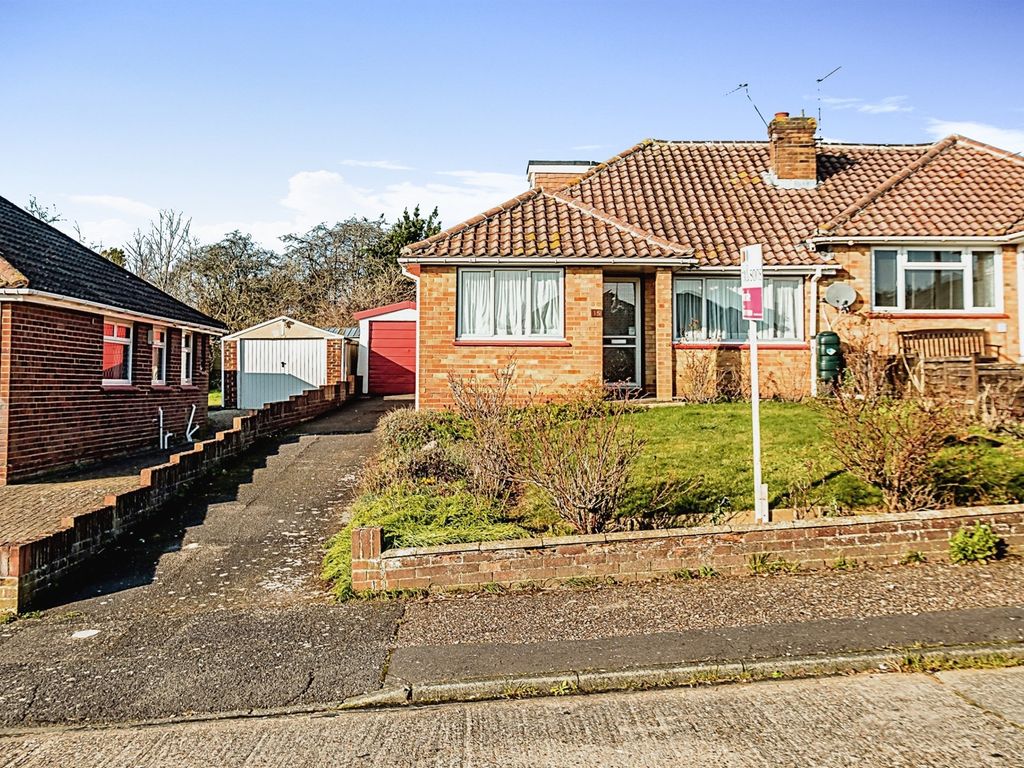 2 bed semidetached bungalow for sale in Steyning Close, Sompting