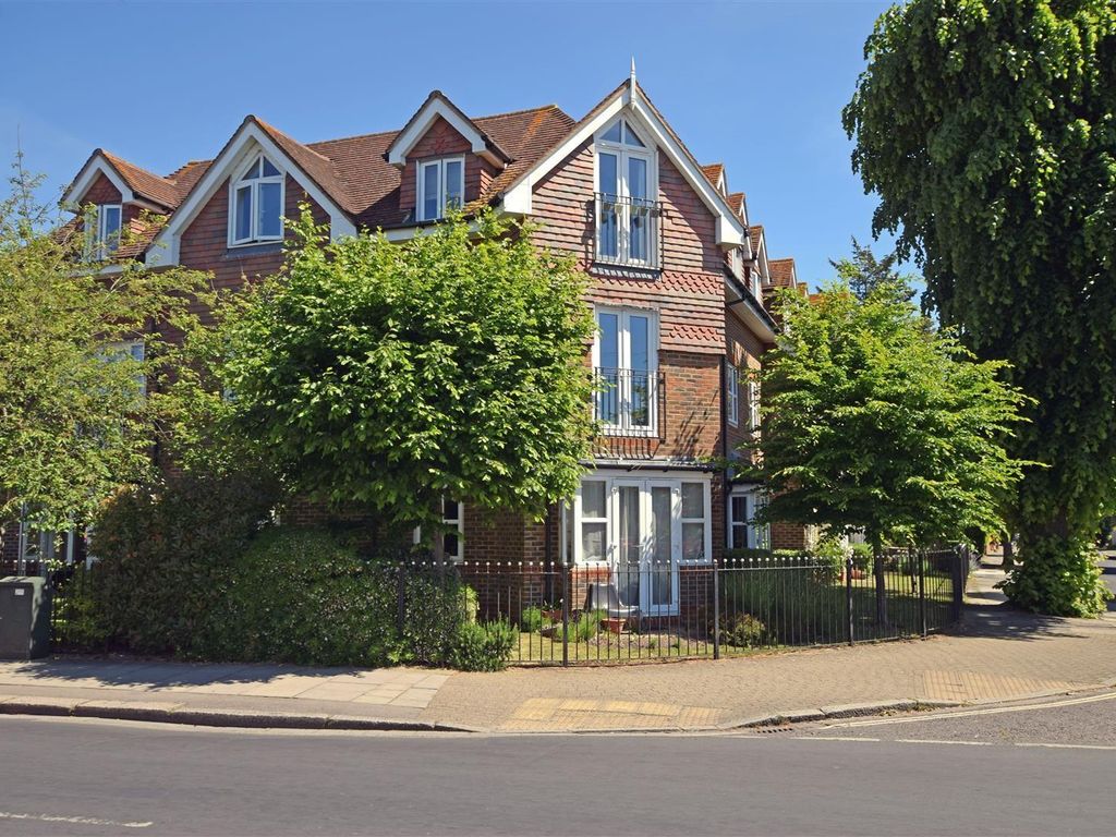 2 bed flat for sale in Holly Bush Lane, Hampton TW12 Zoopla