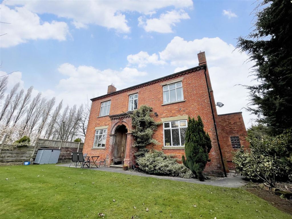 5 bed detached house for sale in Heath Lane, Wincham, Northwich CW9