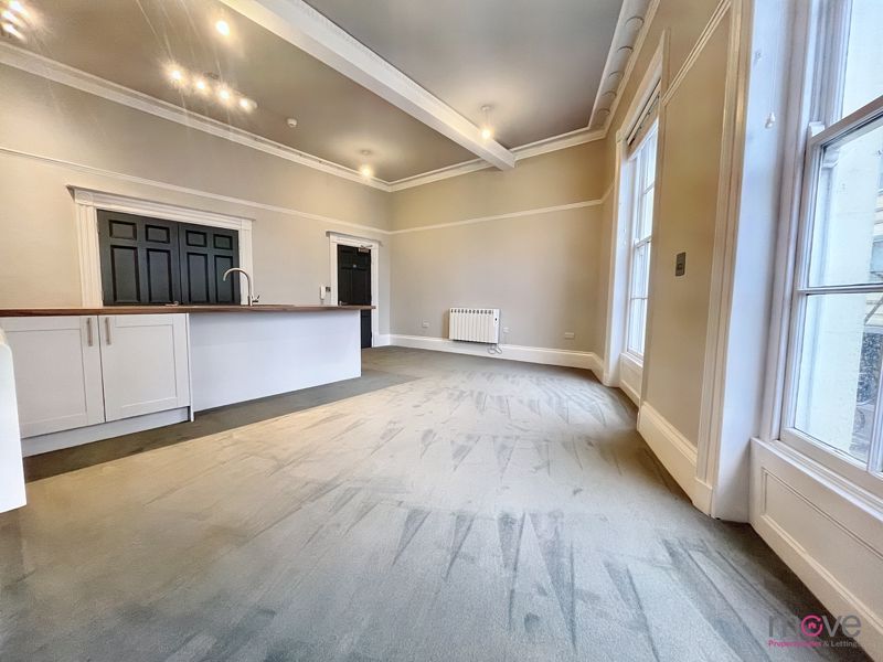1 bed flat for sale in Clarence Street, Cheltenham GL50, £162,500 Zoopla
