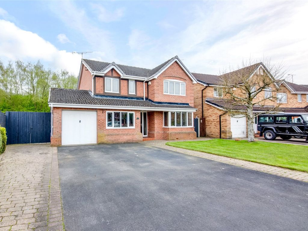 4 bed detached house for sale in Cramfit Crescent, Dinnington