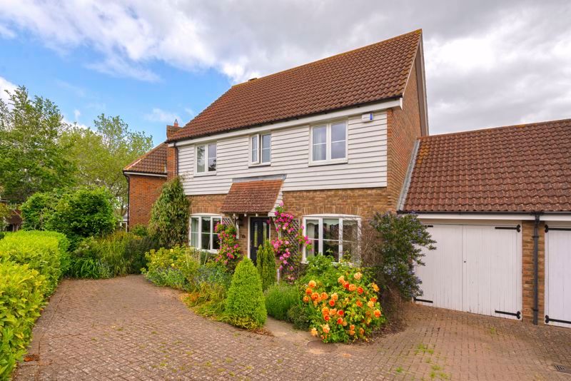 4 bed detached house for sale in Green Lane, Paddock Wood, Tonbridge
