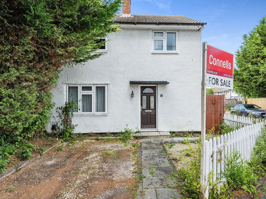 3 bed end terrace house for sale in Belgrave Road, Aylesbury HP19, £