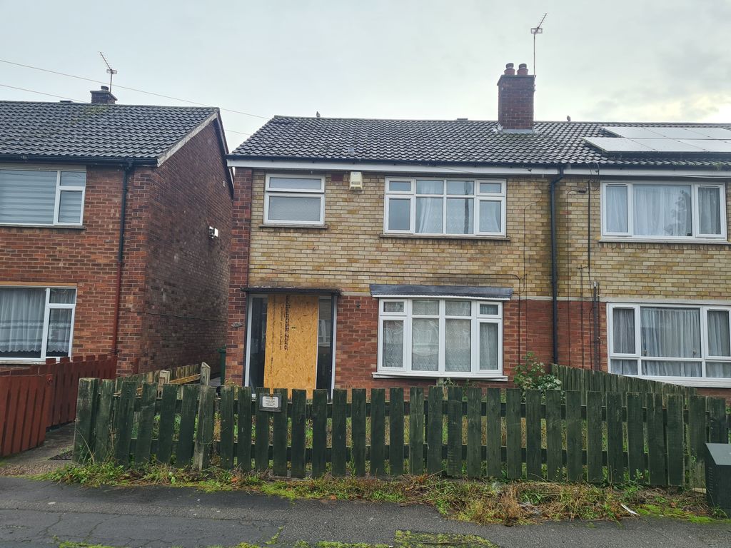 3 bed property for sale in 17 Marlowe Road, Scunthorpe, South