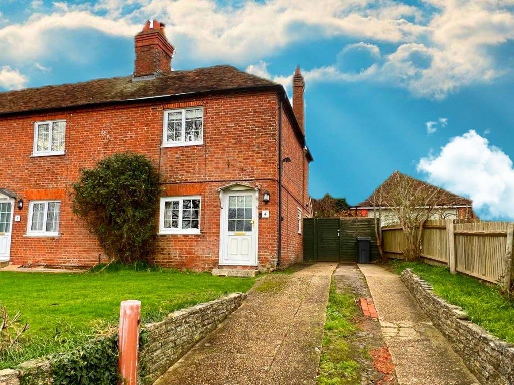 2 bed end terrace house for sale in The Street, Hothfield, Ashford TN26