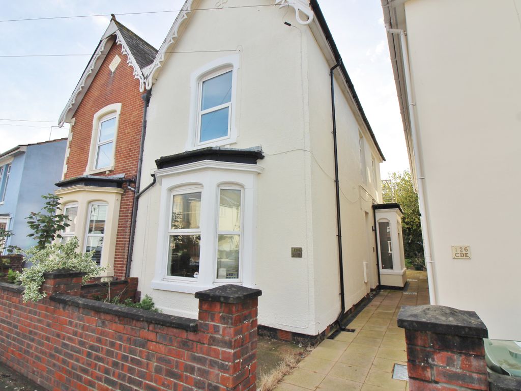 2 bed flat for sale in Queens Road, Portsmouth PO2, £165,000 Zoopla