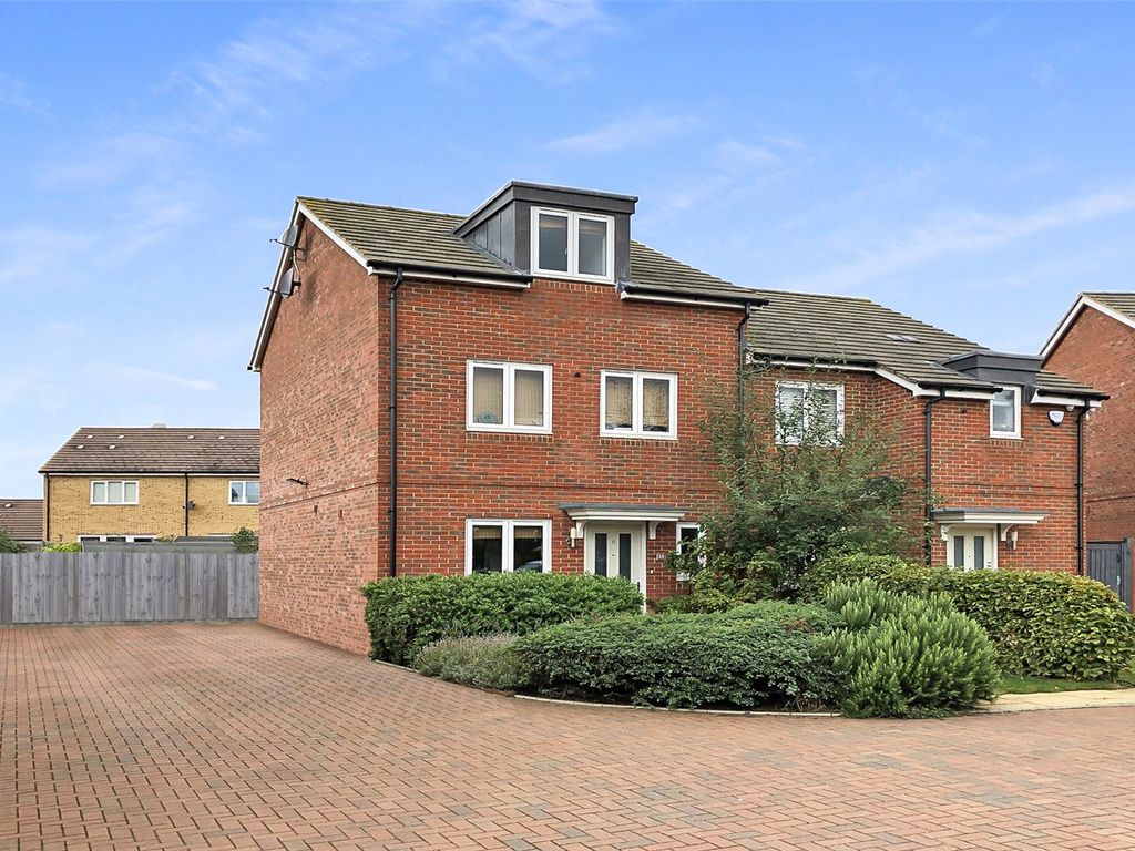 3 bed semidetached house to rent in Bramley Road, Aylesbury HP18 Zoopla