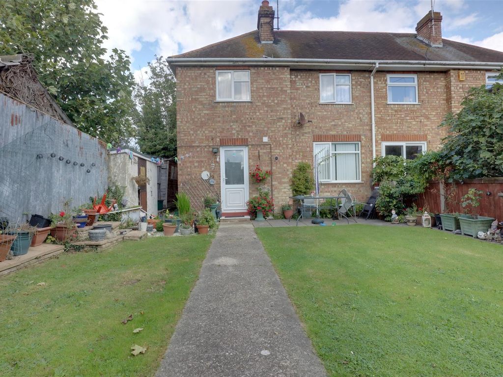 3 bed semidetached house for sale in Old Road, ClactonOnSea CO15, £