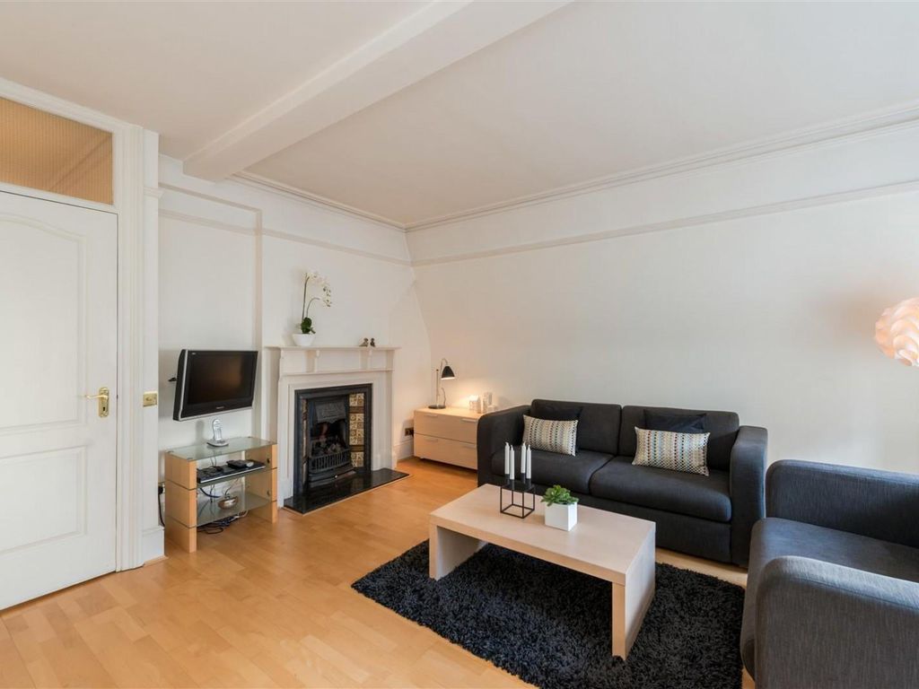 2 bed flat to rent in Clarence Gate Gardens, Glentworth Street