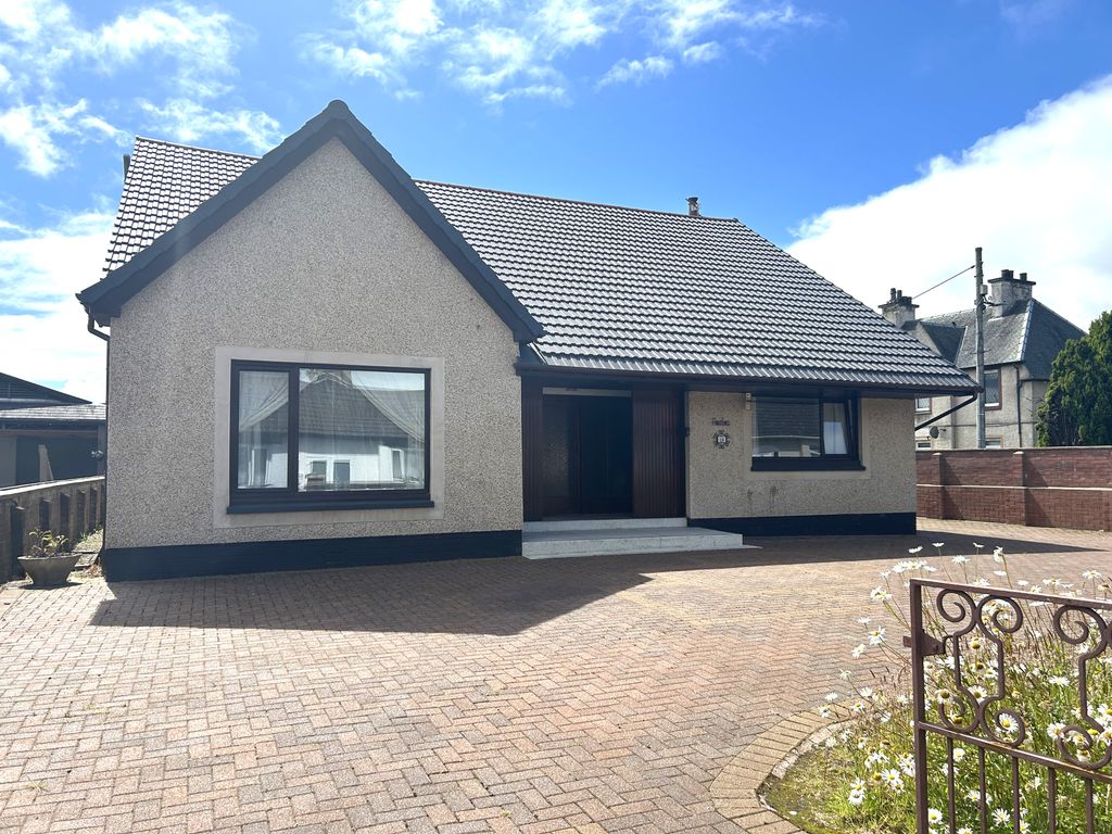 6 bed detached house for sale in Croft, Larkhall ML9, £279,000 Zoopla