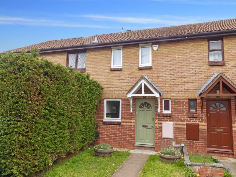 2 bed terraced house for sale in Hellyer Way, Bourne End SL8 Zoopla