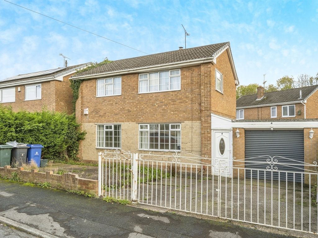 3 bed detached house for sale in Badsworth Road, Warmsworth, Doncaster