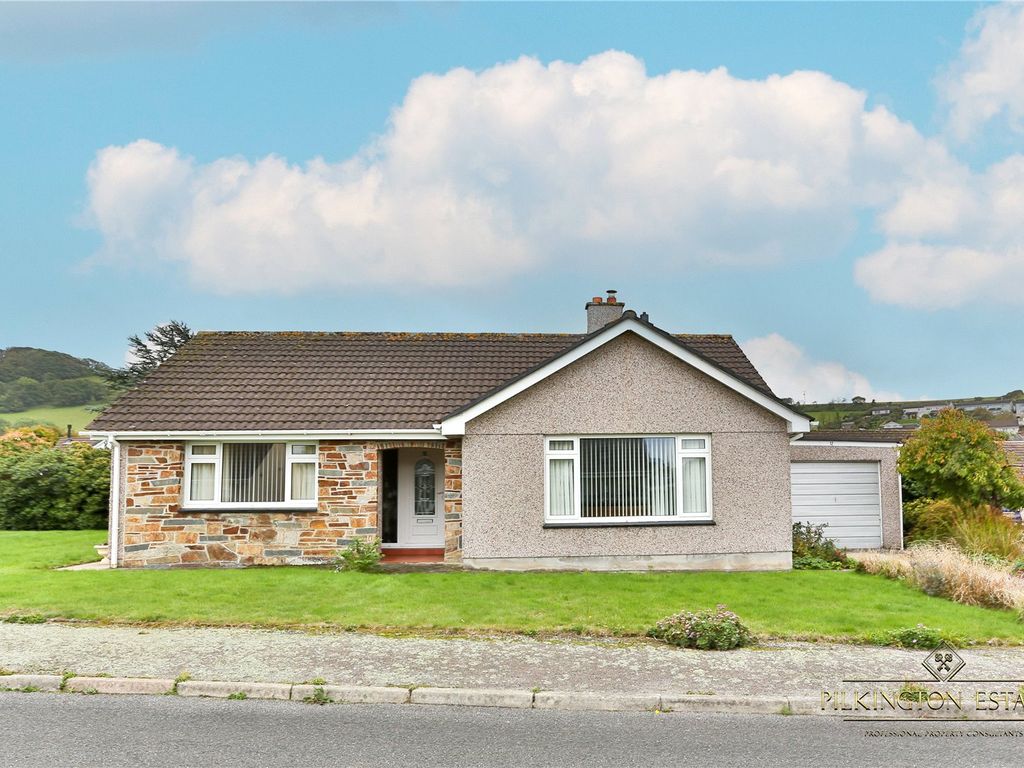 3 bed bungalow for sale in Little Point Crescent, Millbrook, Torpoint