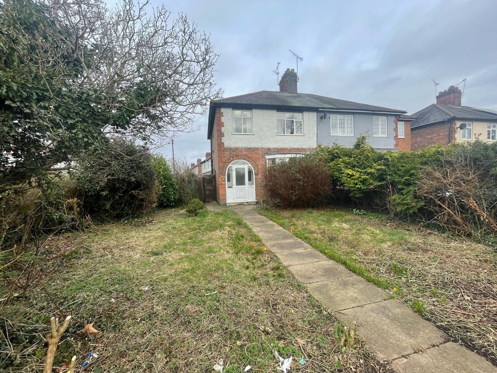 3 bed semidetached house for sale in Aylestone Lane, Wigston LE18, £