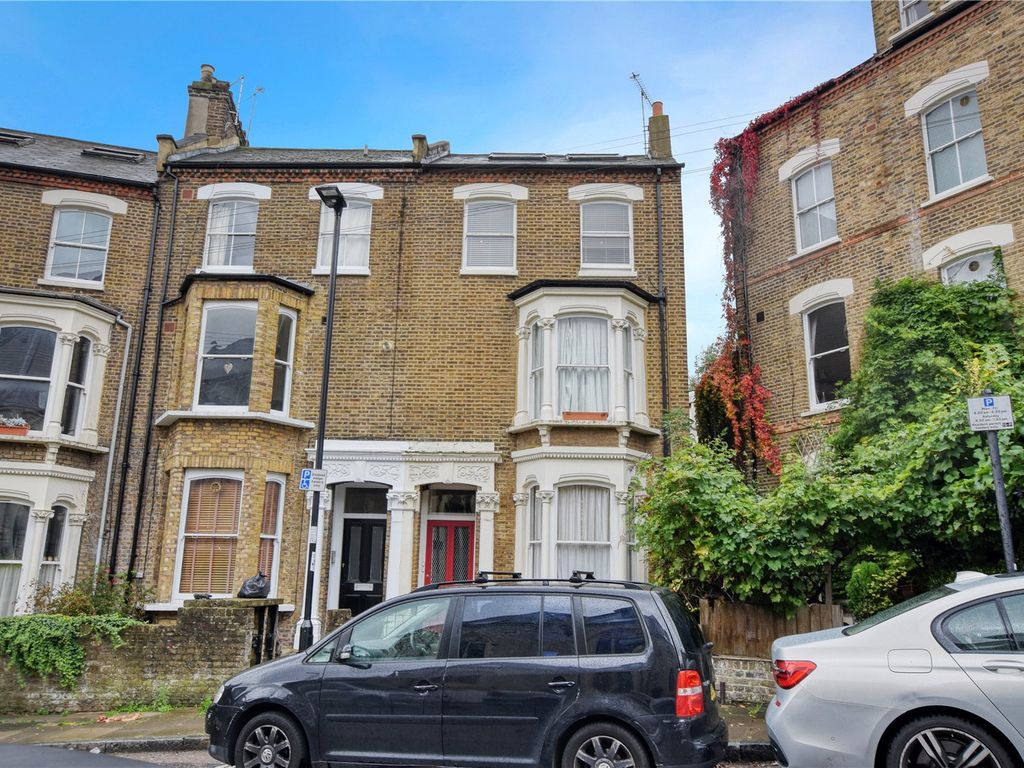 2 bed flat to rent in Tremlett Grove, Tufnell Park, London N19, £2,000