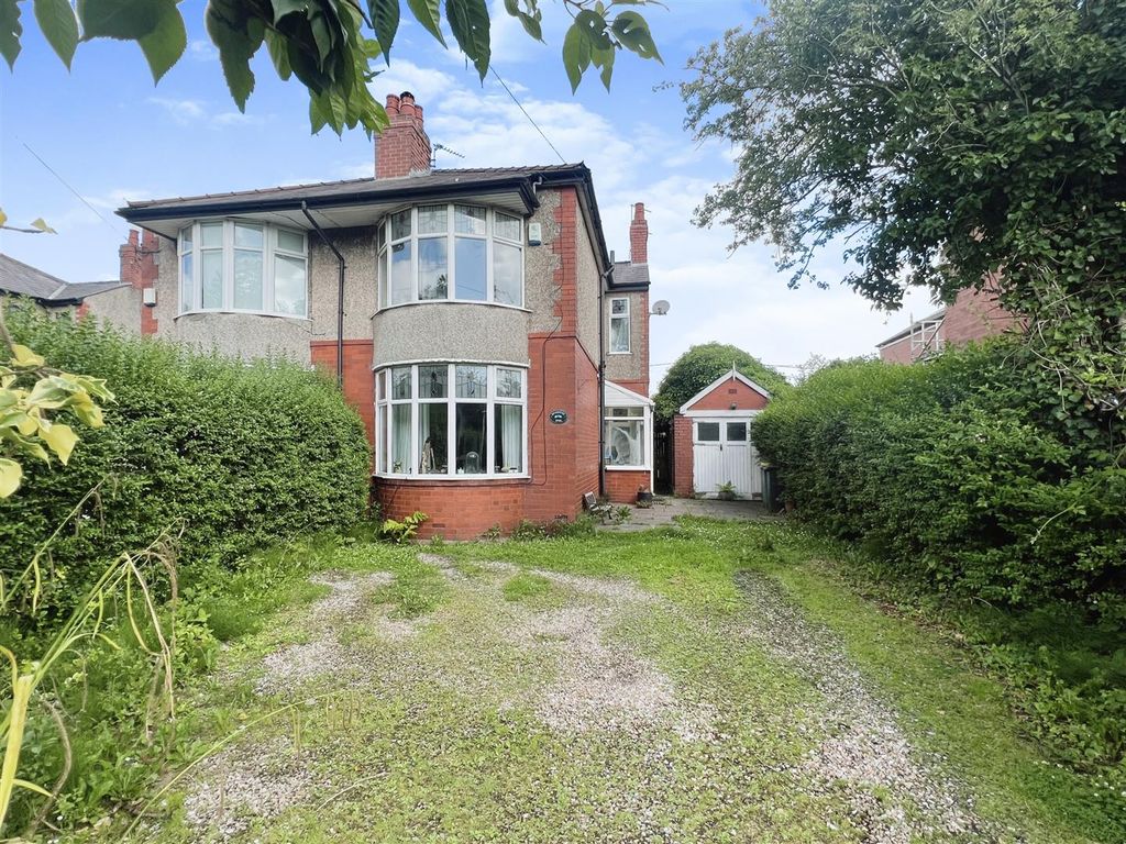 3 bed semidetached house for sale in Longridge Road, Grimsargh