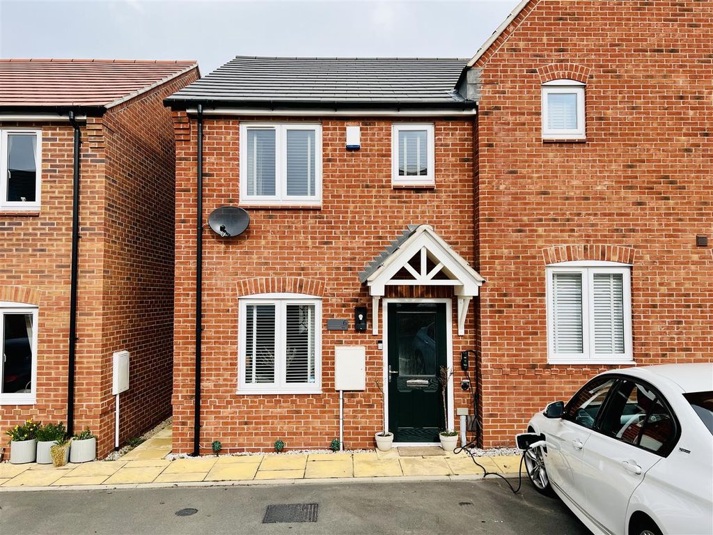 2 bed semidetached house for sale in Marigold Crescent, Shepshed LE12