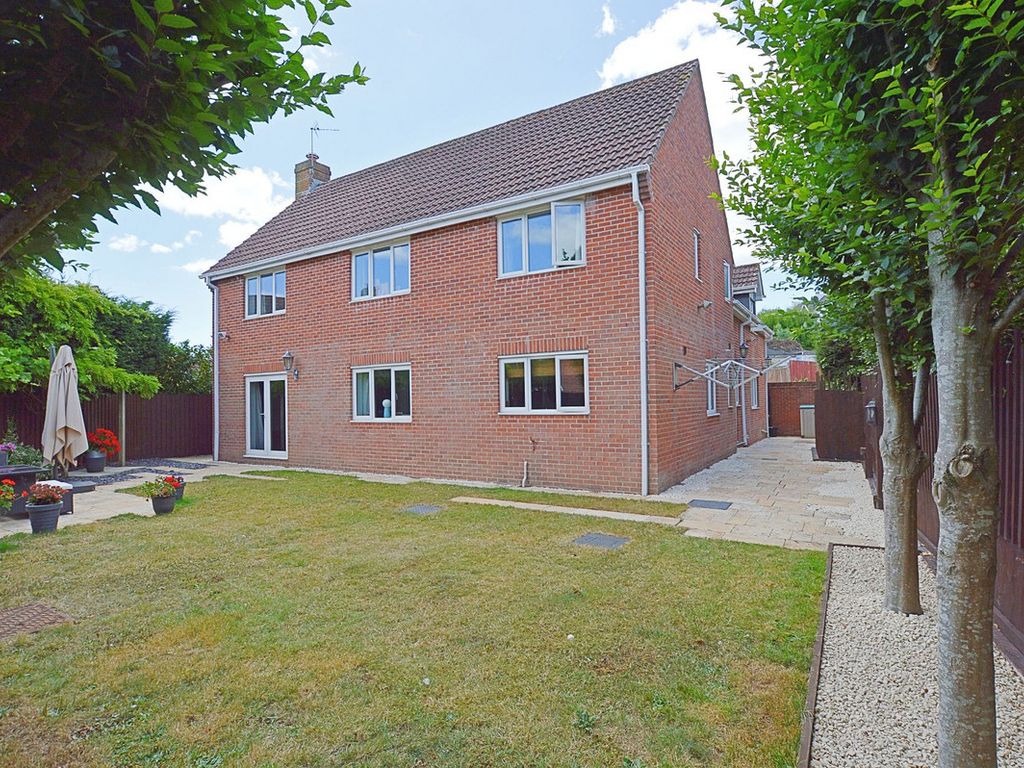 Woodleys Meadow, Torquay TQ2  