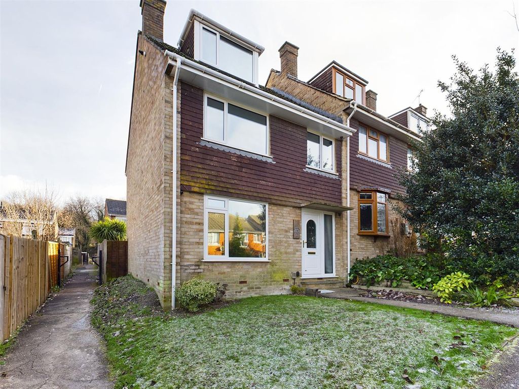 4 bed end terrace house for sale in Sundridge Drive, Chatham ME5 Zoopla