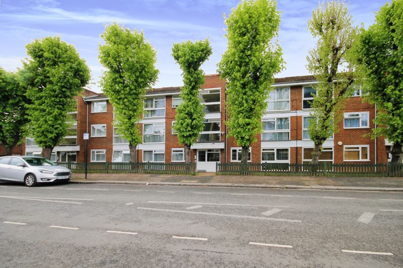Middleton Avenue, Greenford UB6  