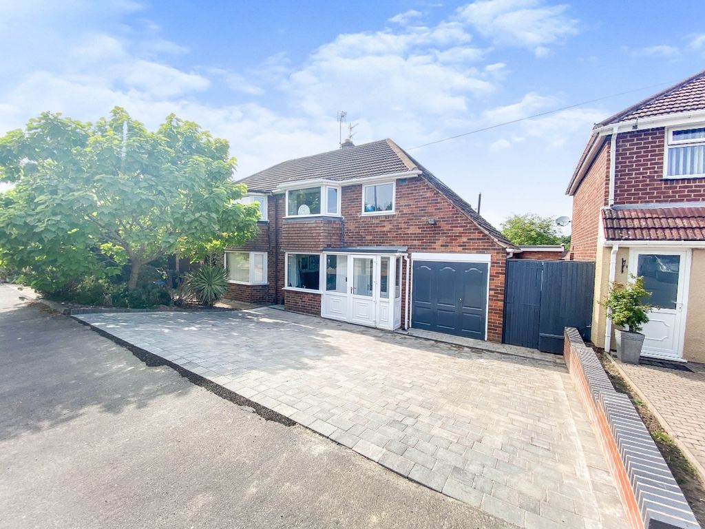 3 Bed Semi Detached House For Sale In Dunstall Road Hayley Green