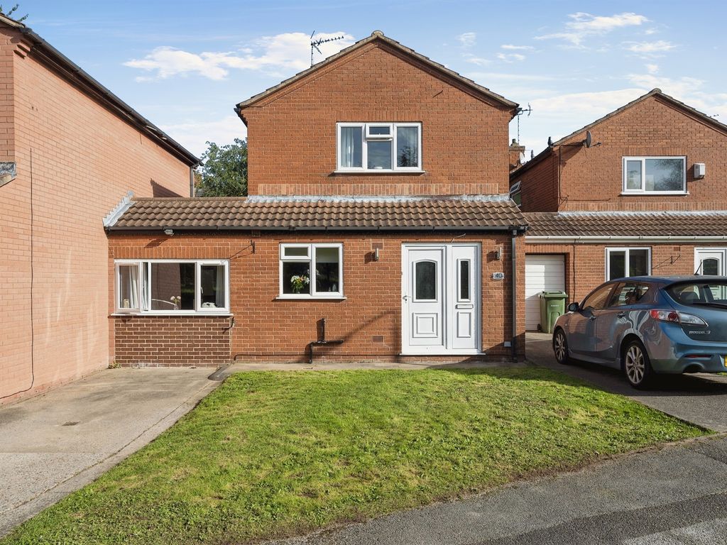 4 bed semidetached house for sale in Curzon Close, Rainworth