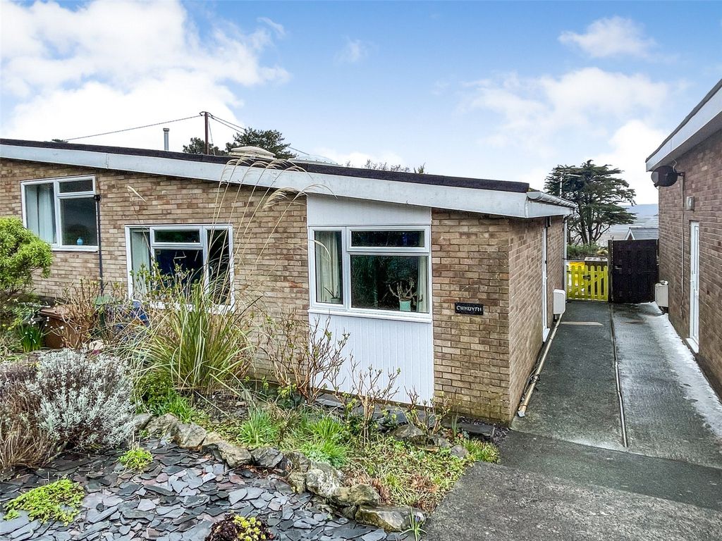 2 bed bungalow for sale in Pen Y Ffordd, Aberdyfi, Gwynedd LL35 Zoopla