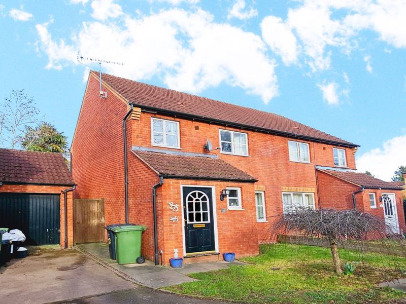 3 bed semidetached house for sale in St. Clares Court, Hereford HR2, £