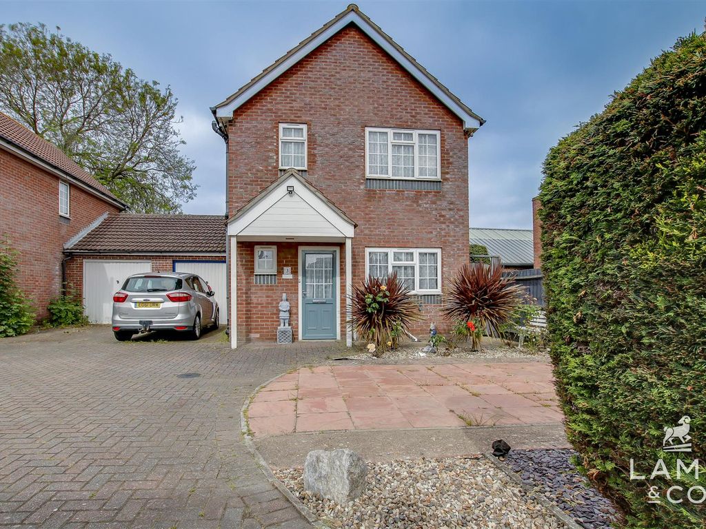 3 bed detached house for sale in Mill Close, Dovercourt, Harwich CO12