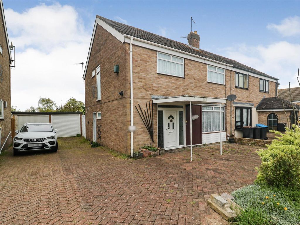 4 bed semidetached house for sale in Rundells, Harlow CM18 Zoopla