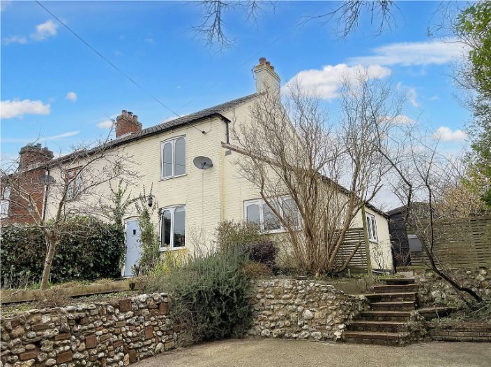 3 bed semidetached house to rent in Sculthorpe Road, Fakenham NR21, £