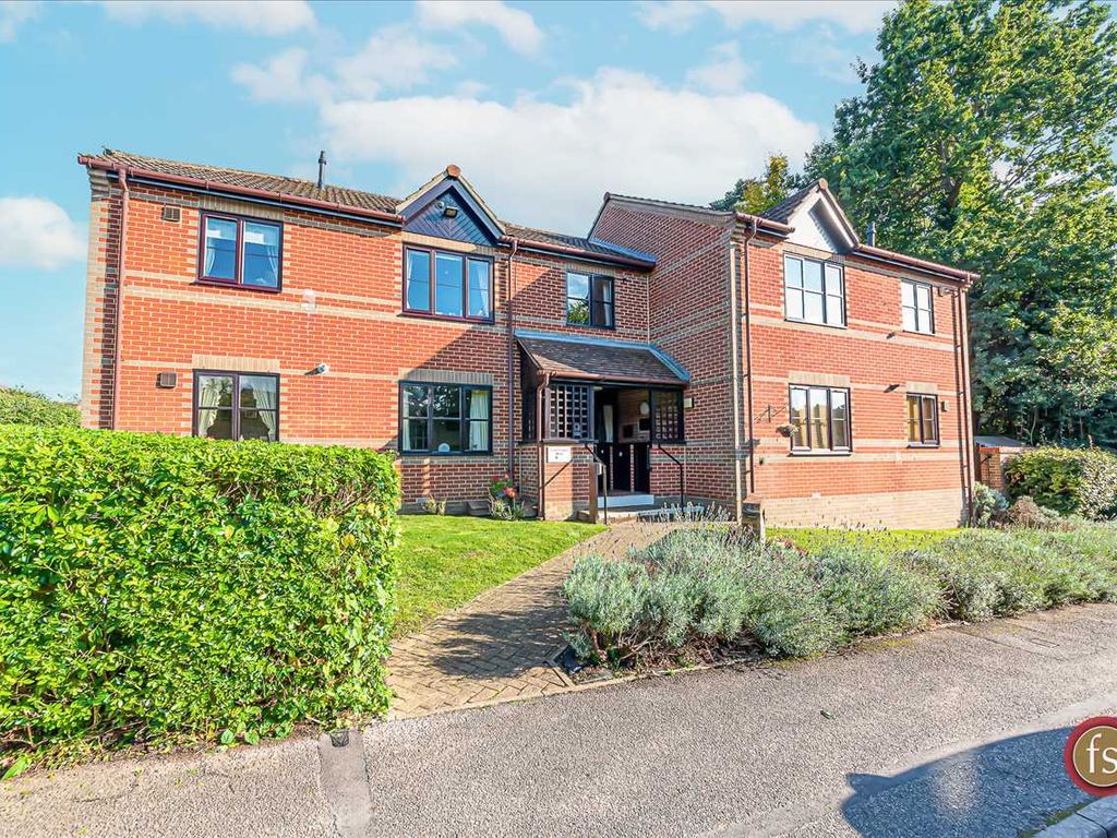 2 bed property for sale in Copenhagen Walk, Crowthorne RG45 Zoopla