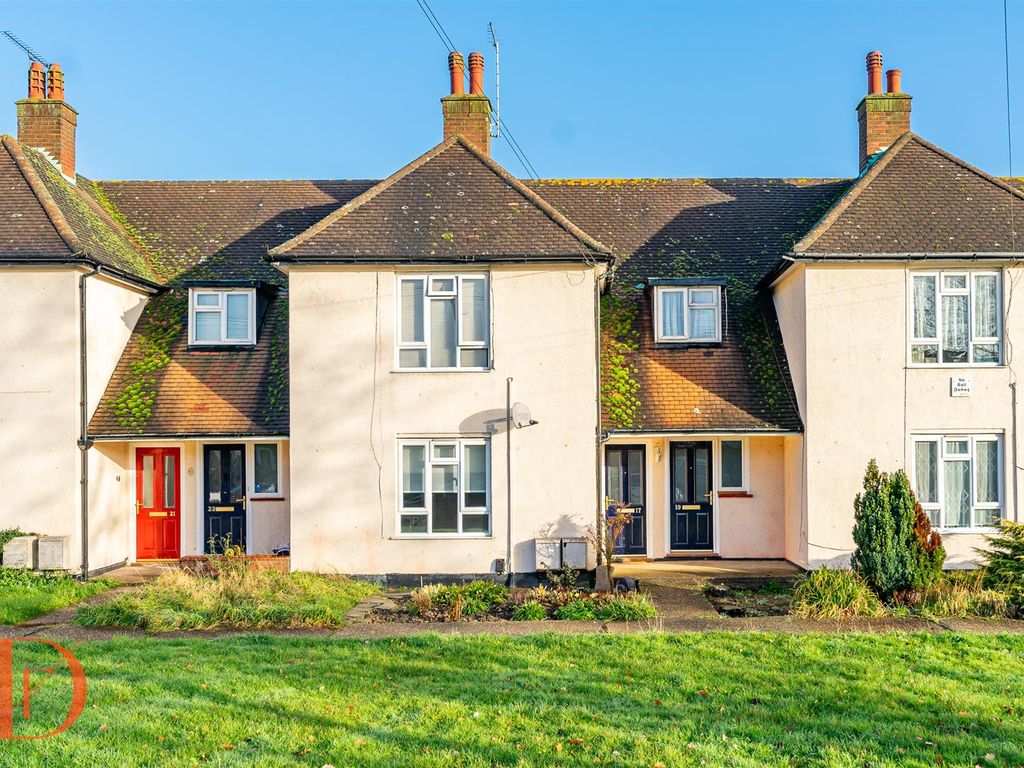 1 bed flat for sale in Thaxted Road, Buckhurst Hill IG9, £300,000 Zoopla