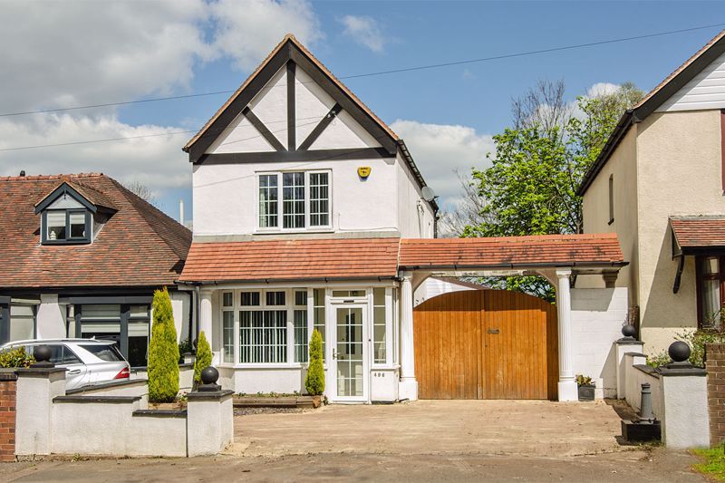 3 bed detached house for sale in Watling Street, Two Gates, Tamworth