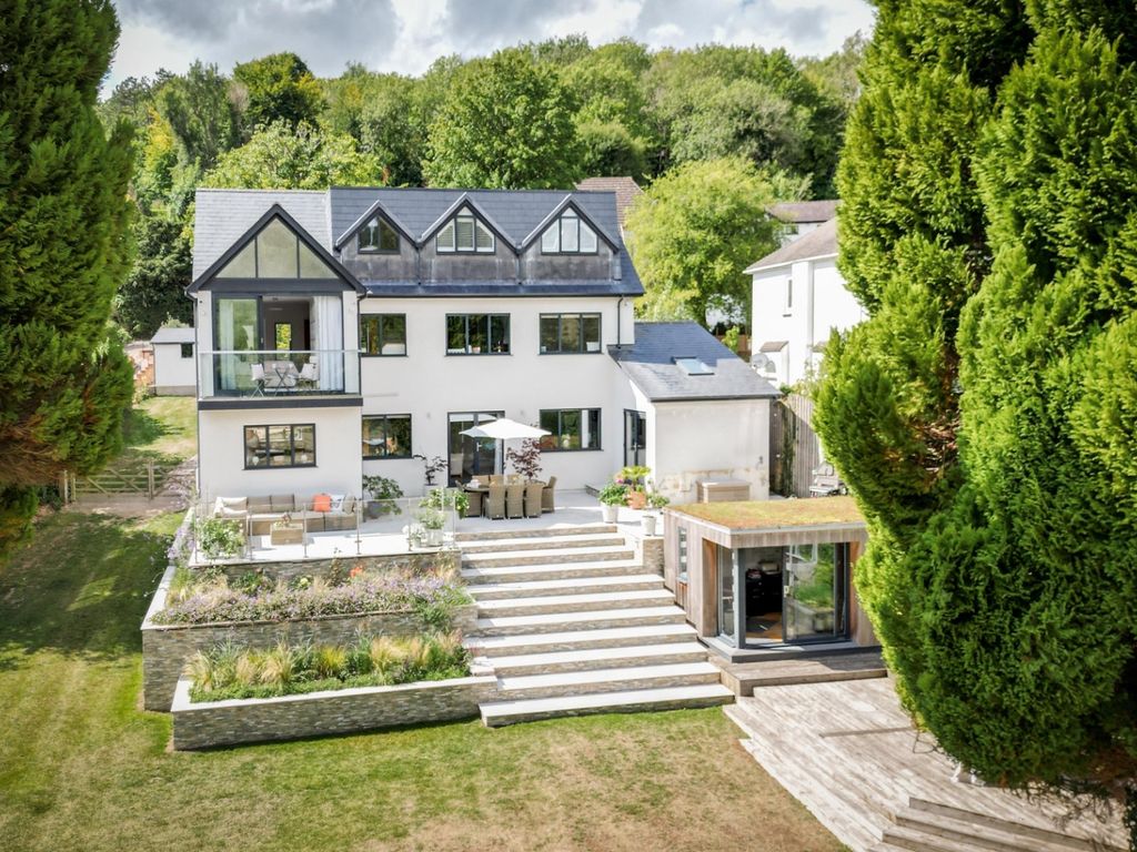 5 bed detached house for sale in Southfields Road, Woldingham, Caterham