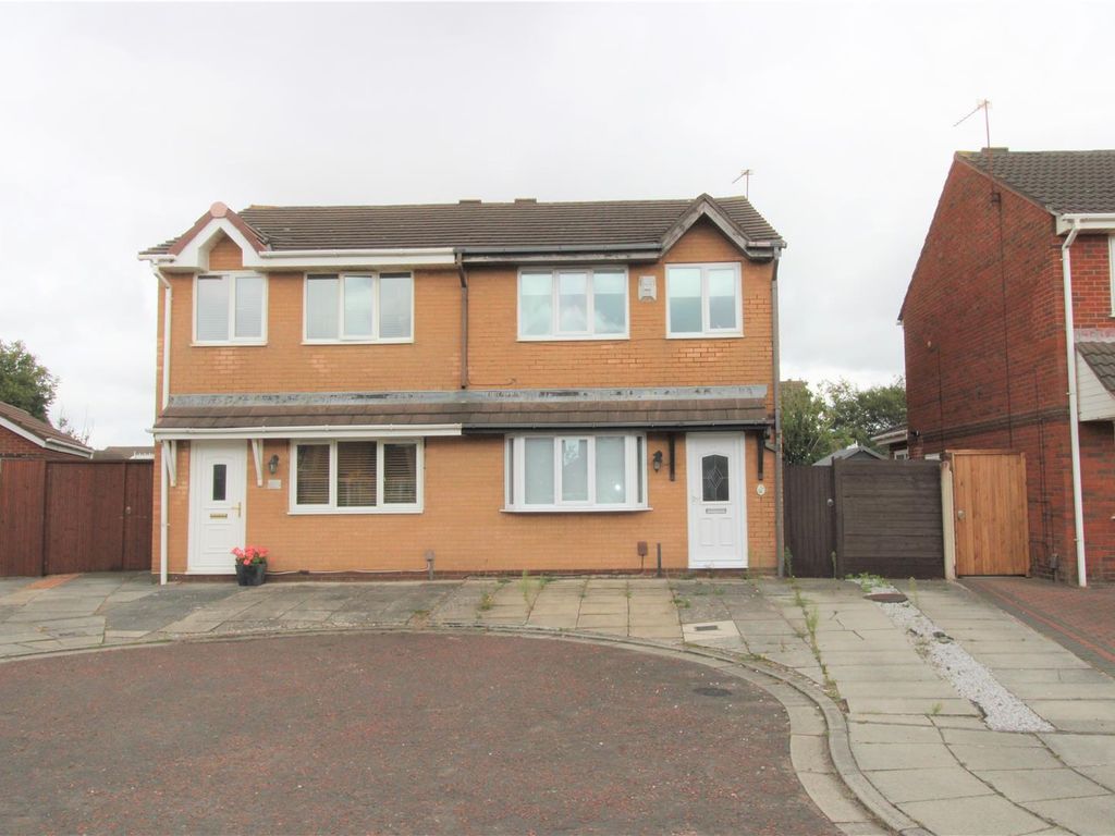 3 bed semidetached house to rent in Whitefield Close, Hightown