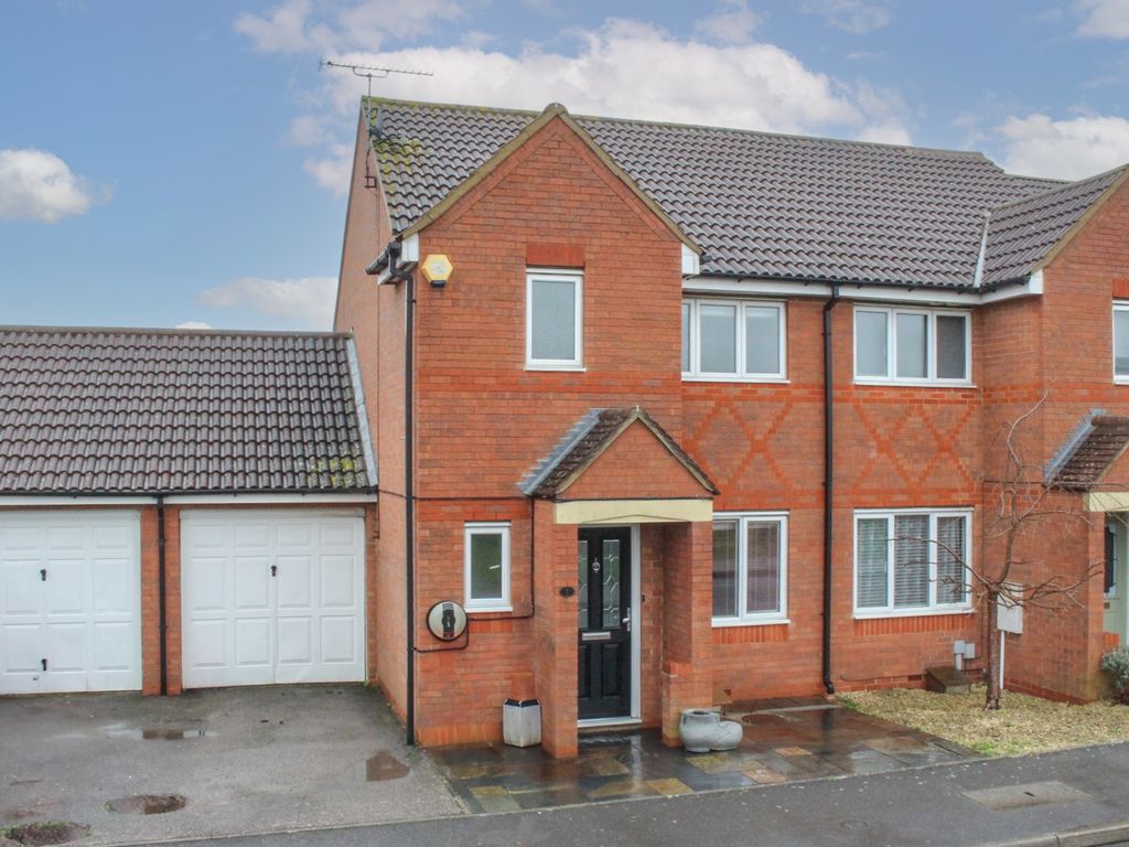 3 bed semidetached house for sale in Nicolson Drive, Leighton Buzzard LU7, £375,000 Zoopla