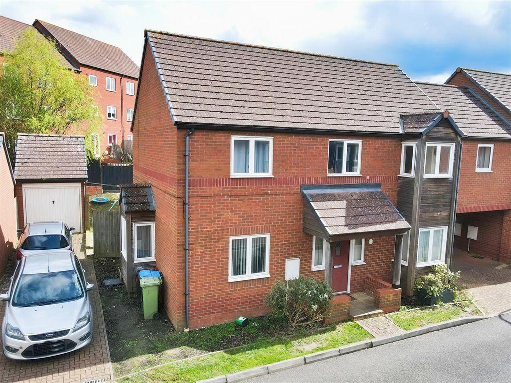 4 bed detached house for sale in Townlands Crescent, Wolverton Mill