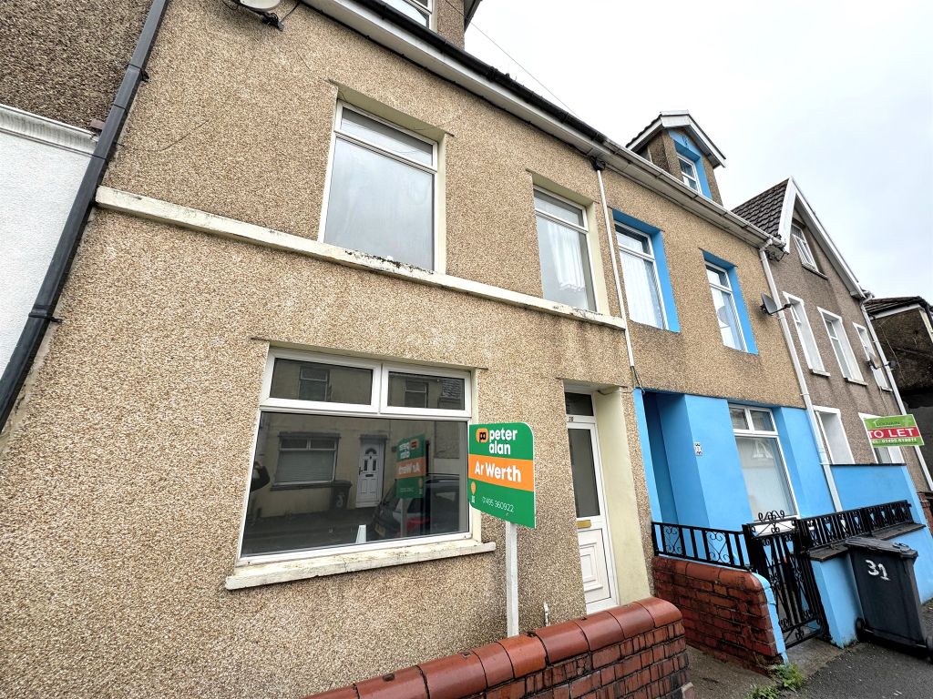 4 bed terraced house for sale in Market Street, Tredegar NP22, £80,000