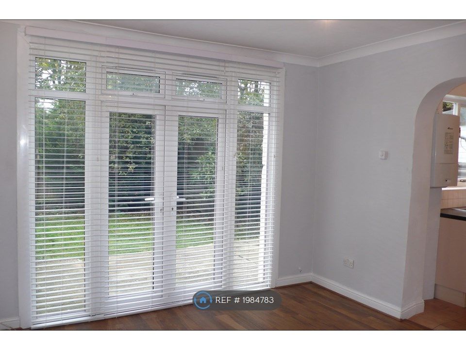 2 bed flat to rent in Wimbledon, London SW20, £1,900 pcm Zoopla