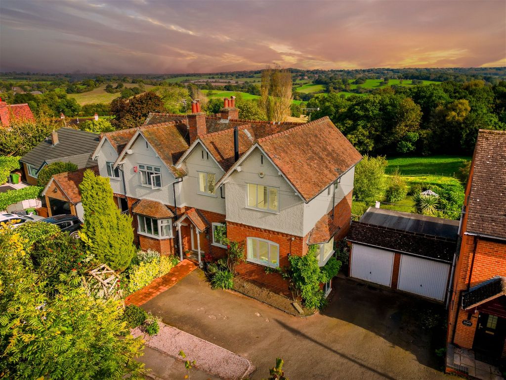 3 bed semidetached house for sale in Open Fields, Rowney Green