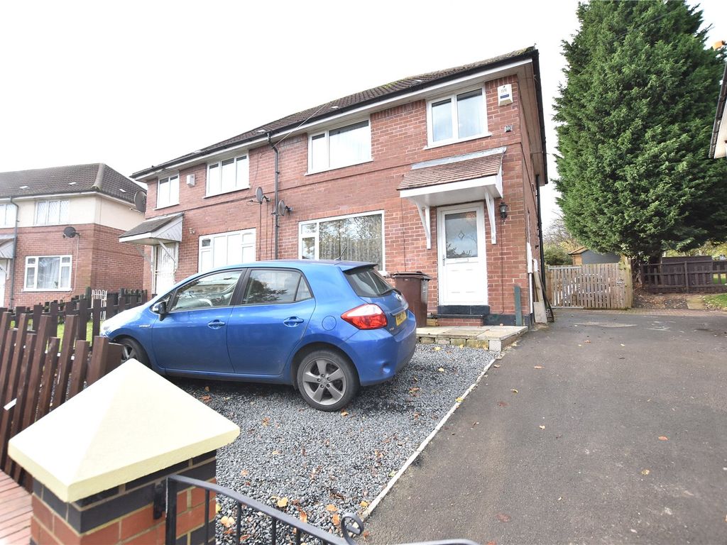 3 bed semidetached house for sale in Greenview Close, Leeds, West