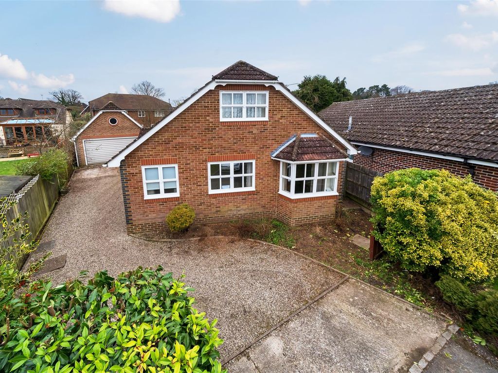 3 bed detached house for sale in The Vines, Wokingham, Berkshire RG41