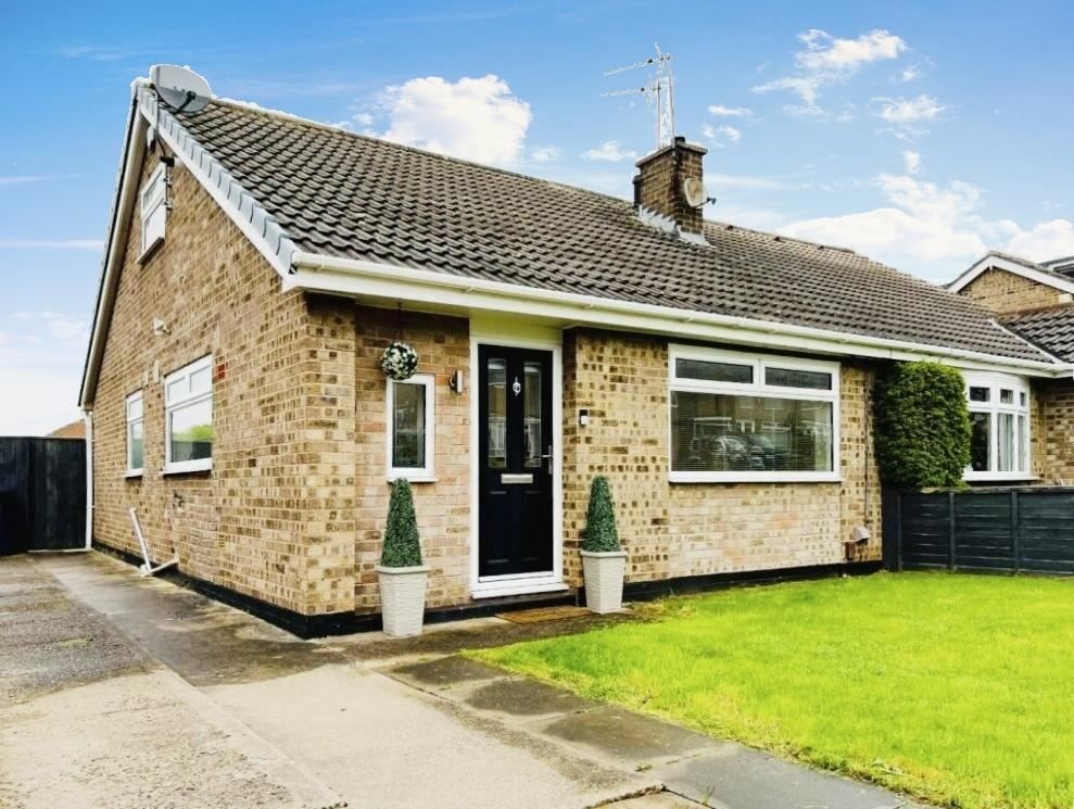 2 bed bungalow for sale in Buckingham Drive, Normanby, Middlesbrough