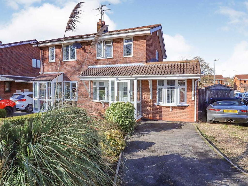 3 bed semidetached house for sale in Gleneagles Road, Perton